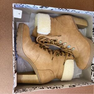 Brash Tisha Ladies Lace Up Tan Ankle Boots with Shearling Lining and Trim